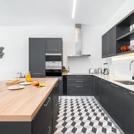 Chalet Luxury Perfect For Families & Friends